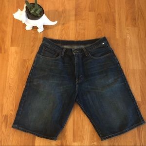 Levi 569 shorts size 32